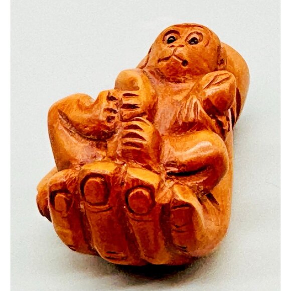 Netsuke Hand Carved Boxwood Monkey Toggle Luck Charm 2 inch Japanese Inro Ojime - Picture 3 of 9
